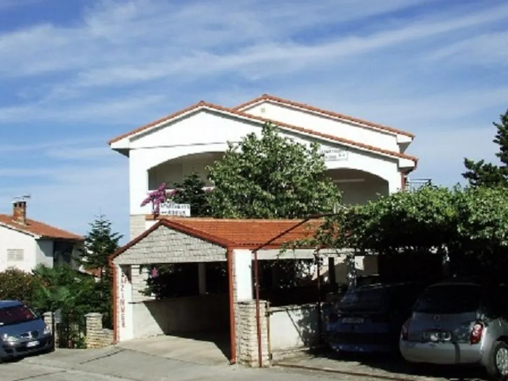 House Pula 633-3 633-4アパートメント